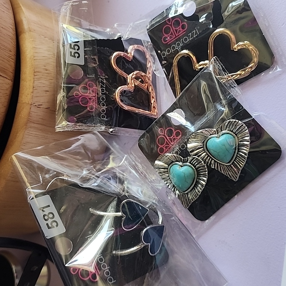 NIP LOT of 4 pairs of various Papparazzi Heart Earrings
